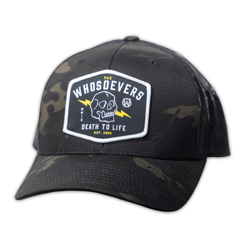 SKULL LIFE CURVED TRUCKER HAT | MULTICAM BLACK